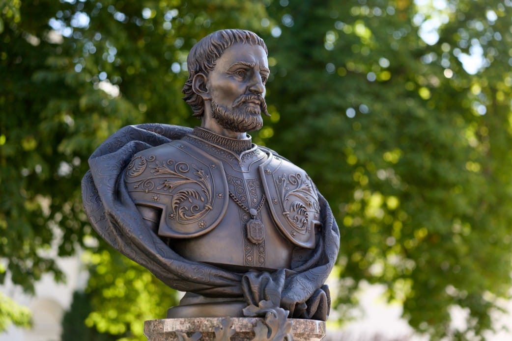 У Києво-Печерській лаврі відкрили пам’ятний знак Мазепі та почали підготовку до 1000-річчя святині У Києво-Печерській лаврі відкрили пам’ятний знак Мазепі та почали підготовку до 1000-річчя святині