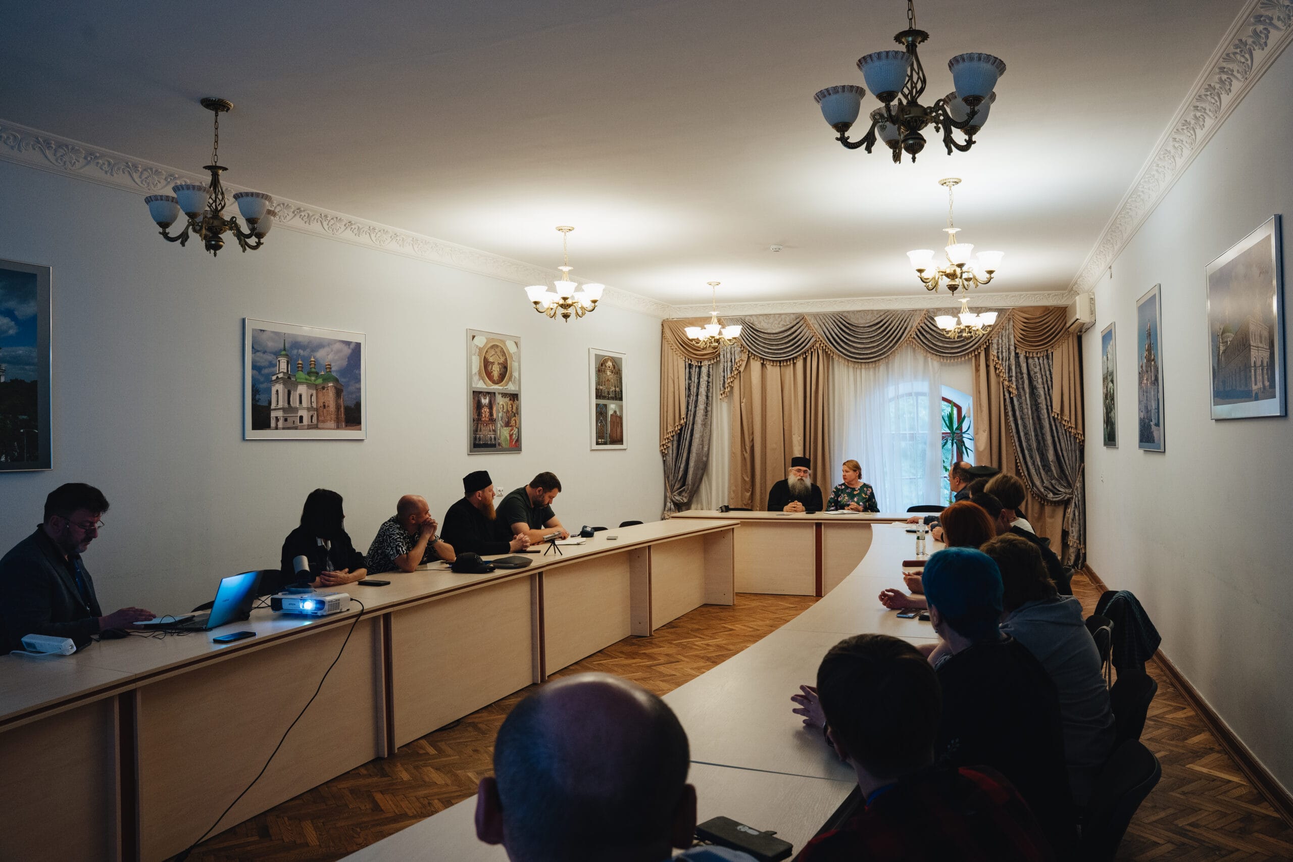 Науковці Києво-Печерської лаври та представники Афона обговорили спільну духовну спадщину