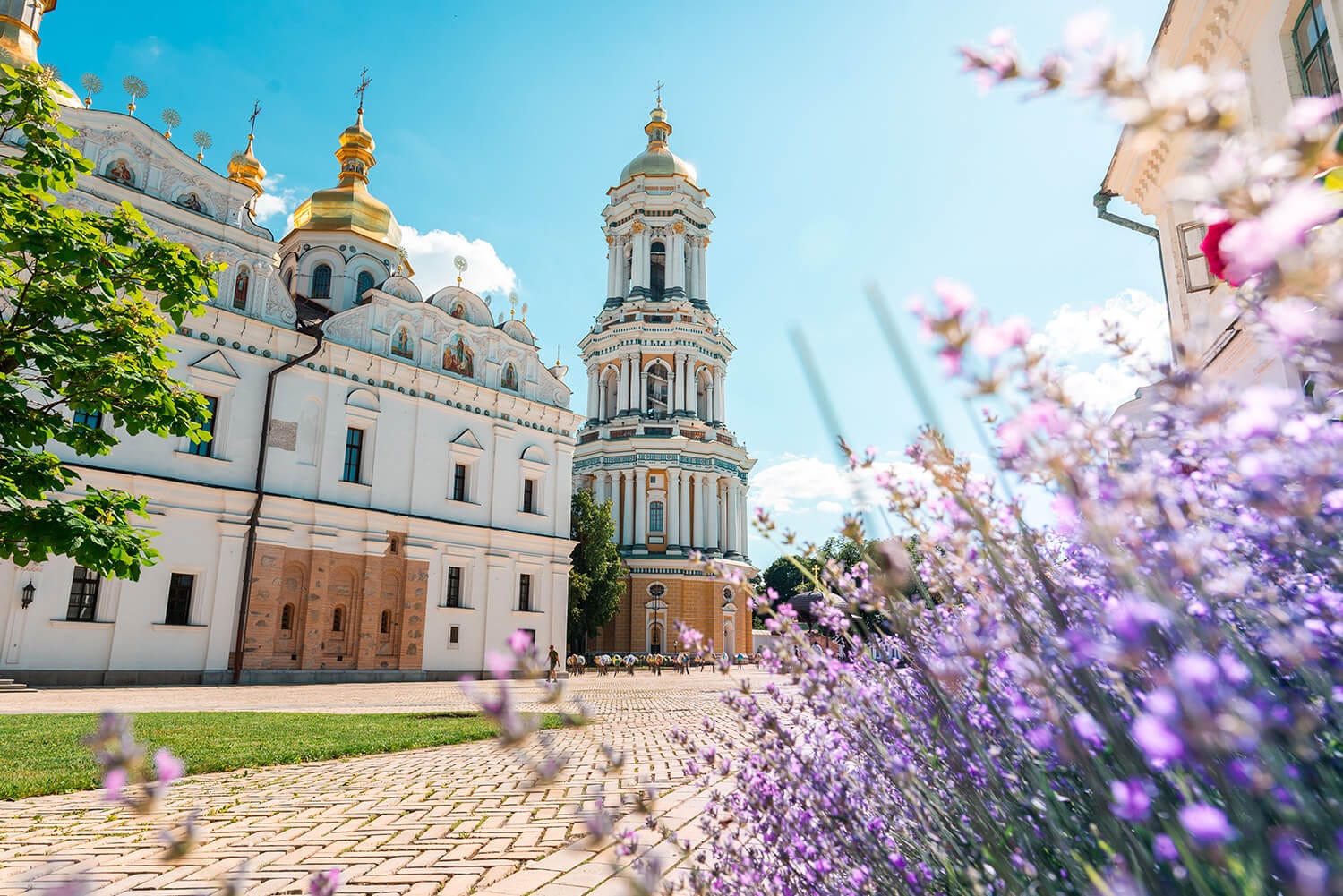 Велика лаврська дзвіниця