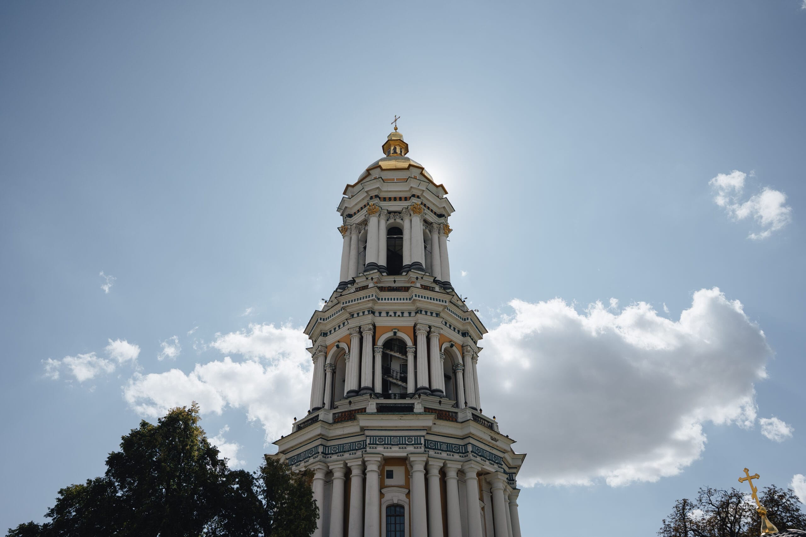 Дзвін пам’яті та надії: у Києво-Печерській лаврі вшанували жертв Бабиного Яру Дзвін пам’яті та надії: у Києво-Печерській лаврі вшанували жертв Бабиного Яру