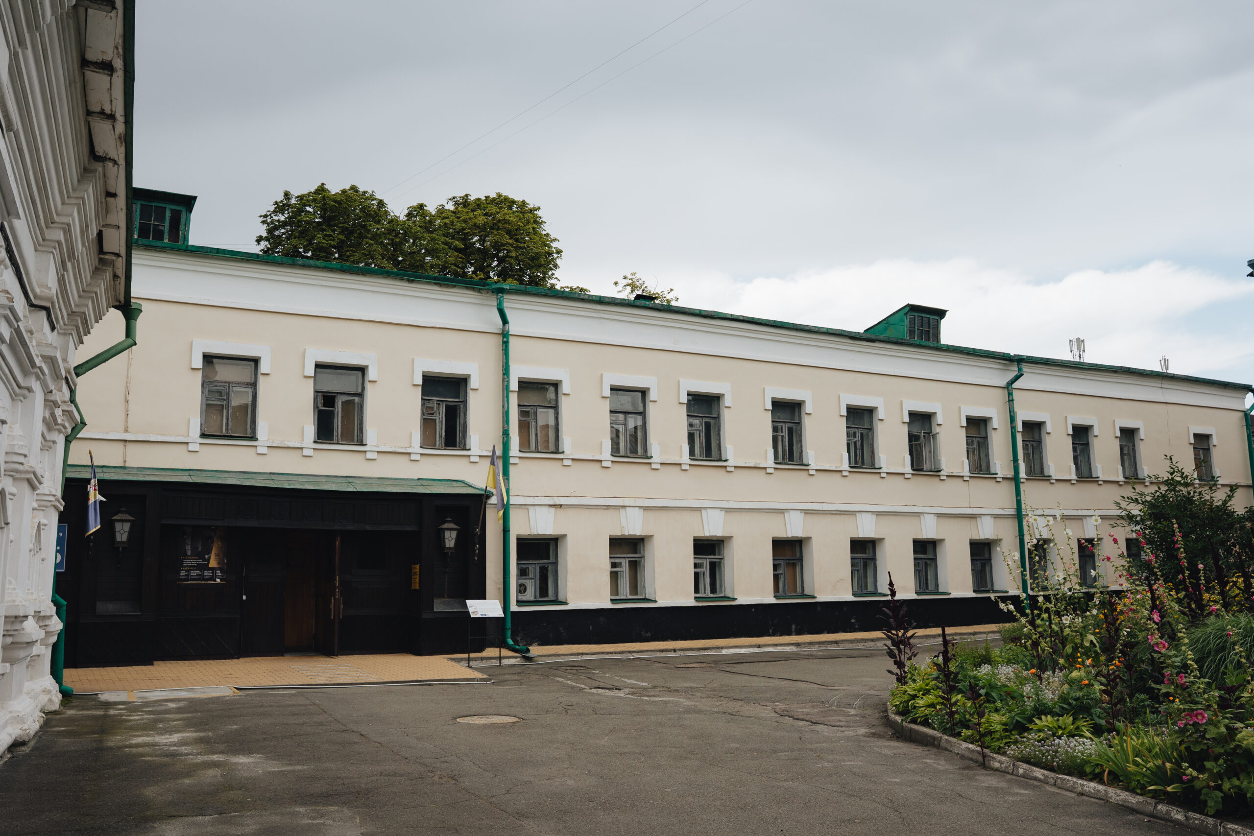 Корпус братської лікарні