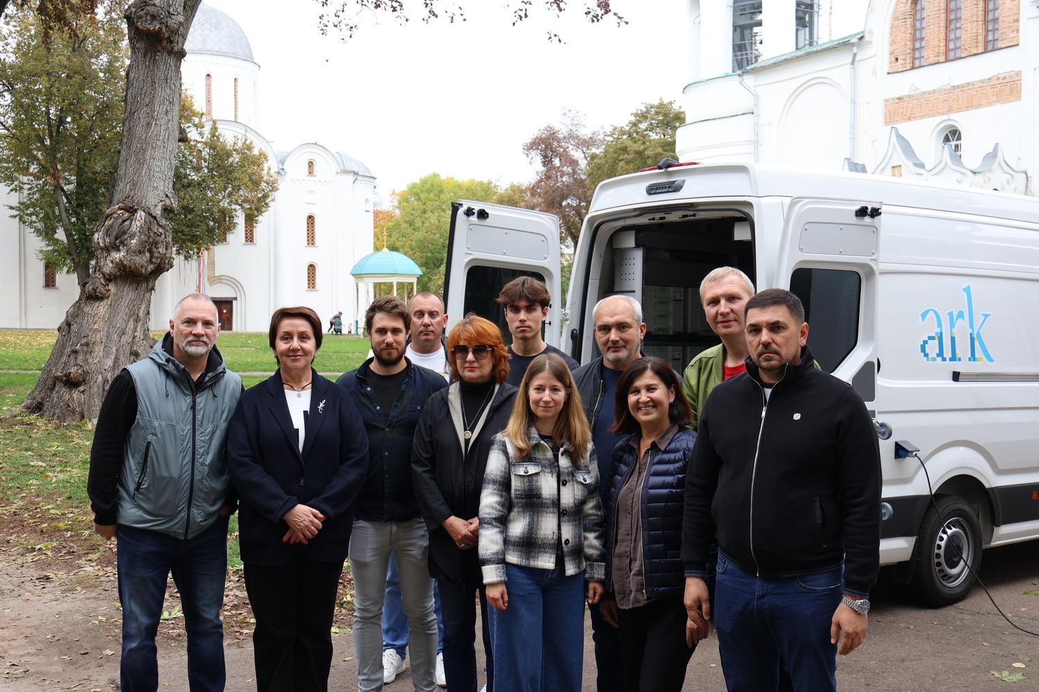 Цифровізація спадщини в умовах війни: команда Лаври відвідала Чернігів із лабораторією Ark III Цифровізація спадщини в умовах війни: команда Лаври відвідала Чернігів із лабораторією Ark III