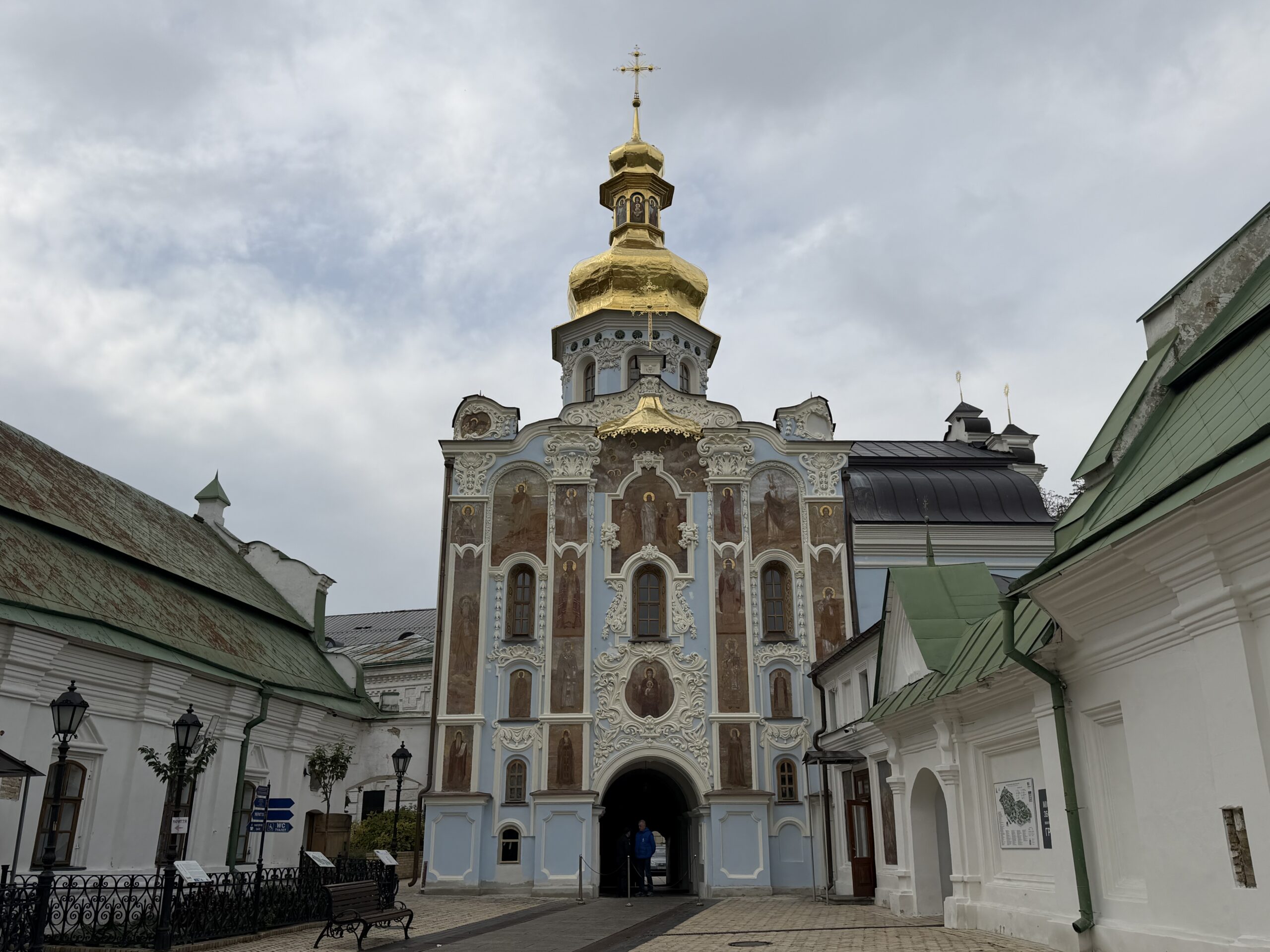 У Києво-Печерській лаврі показали відновлені фасади храму XII століття У Києво-Печерській лаврі показали відновлені фасади храму XII століття